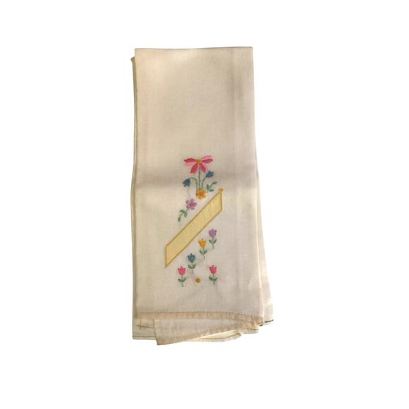 Set of 4 Vintage Hand Embroidered Flower Cloth Napkins See Desc* - Picture 3 of 5